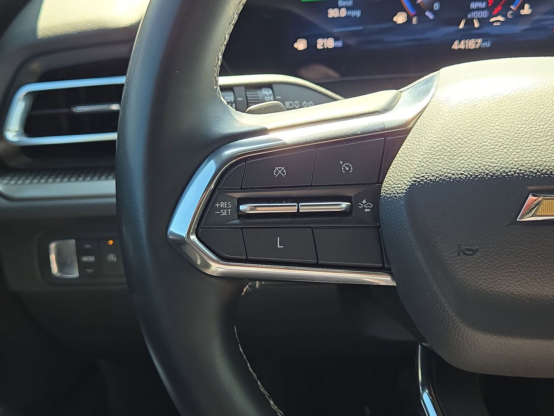 Used 2024 Chevrolet Traverse LT FWD image 21