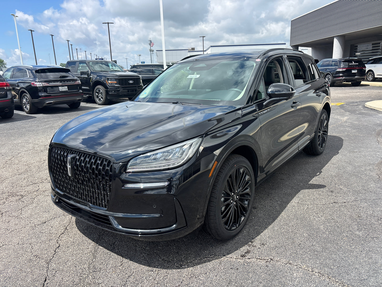 New 2026 Lincoln Corsair Premiere AWD/4WD image 3
