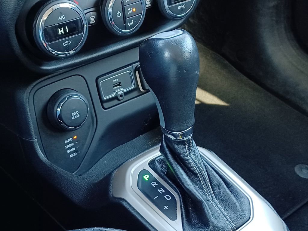 Used 2016 Jeep Renegade Limited AWD/4WD image 23