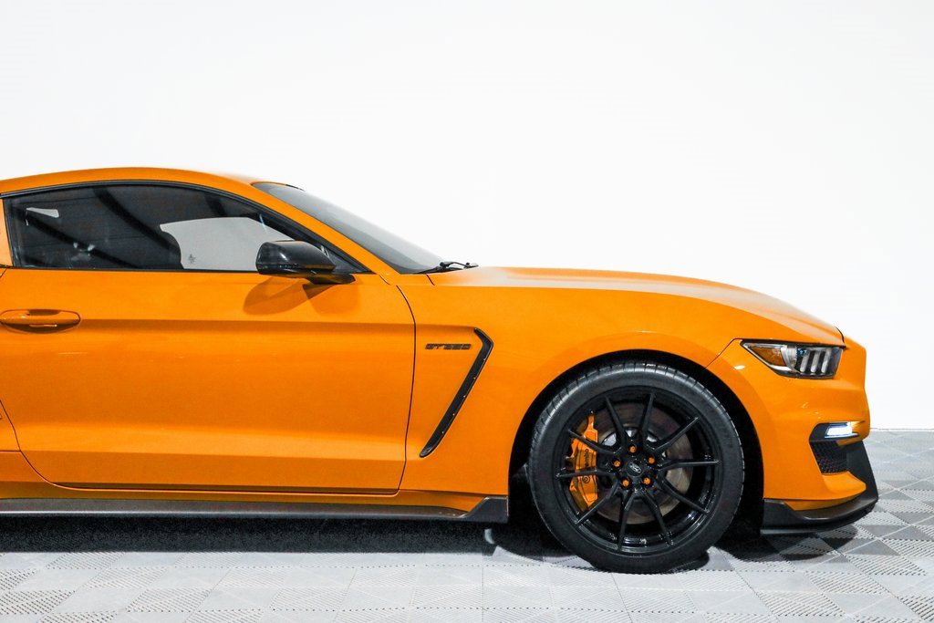 Used 2019 Ford Mustang Shelby GT350 w/ Technology Package image 3