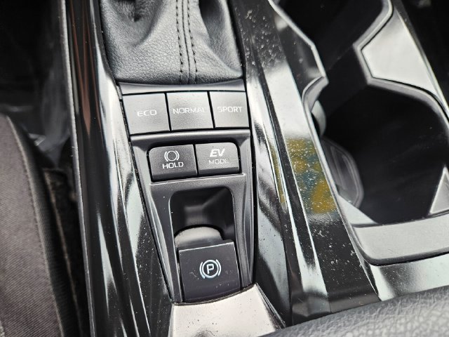 Used 2025 Toyota Camry LE FWD image 31