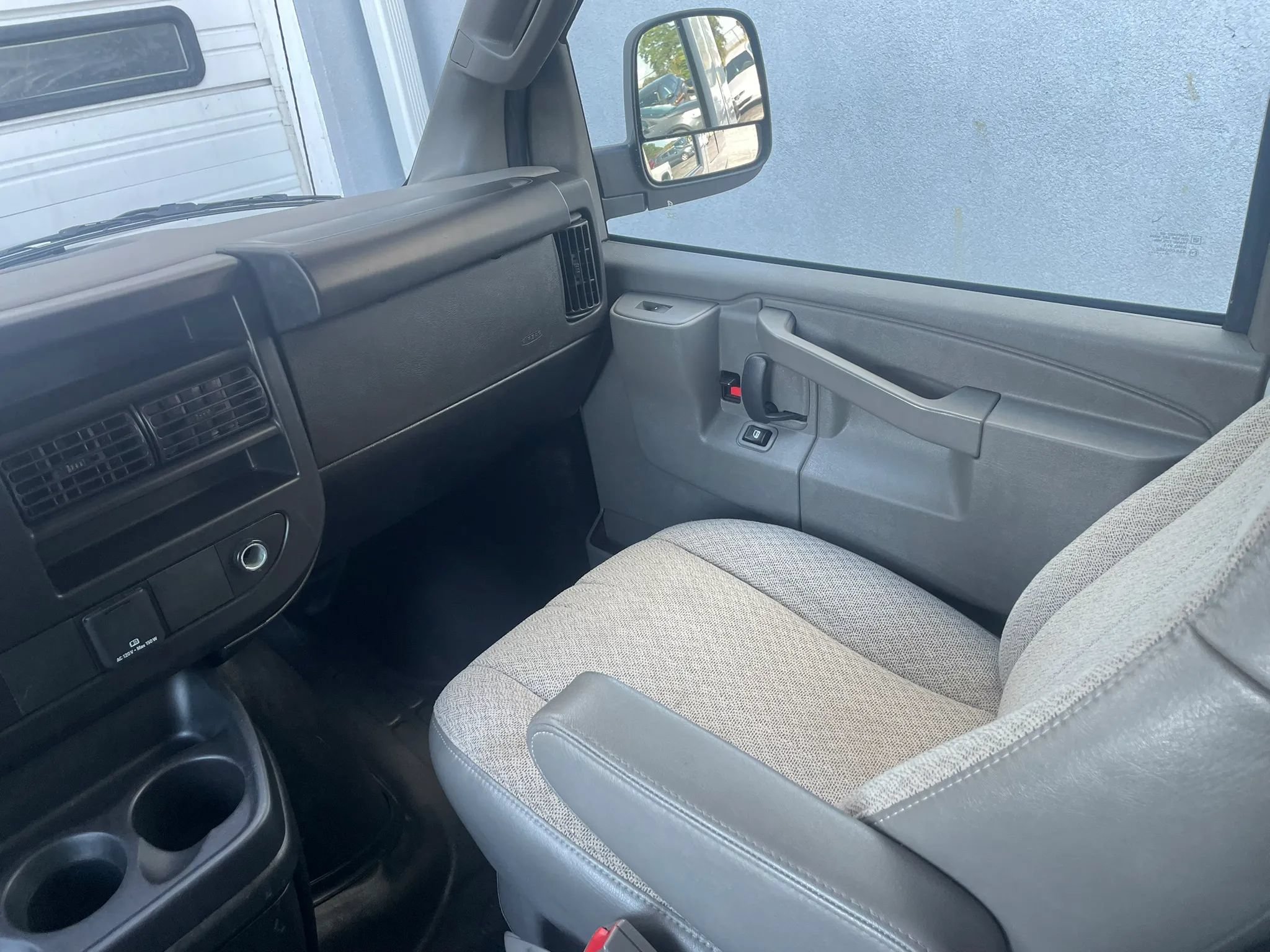 Used 2023 Chevrolet Express 3500 LS RWD image 12