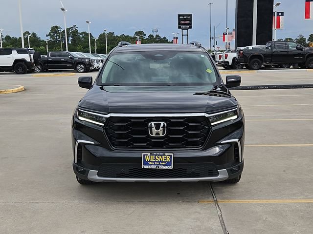Used 2025 Honda Pilot Touring image 2