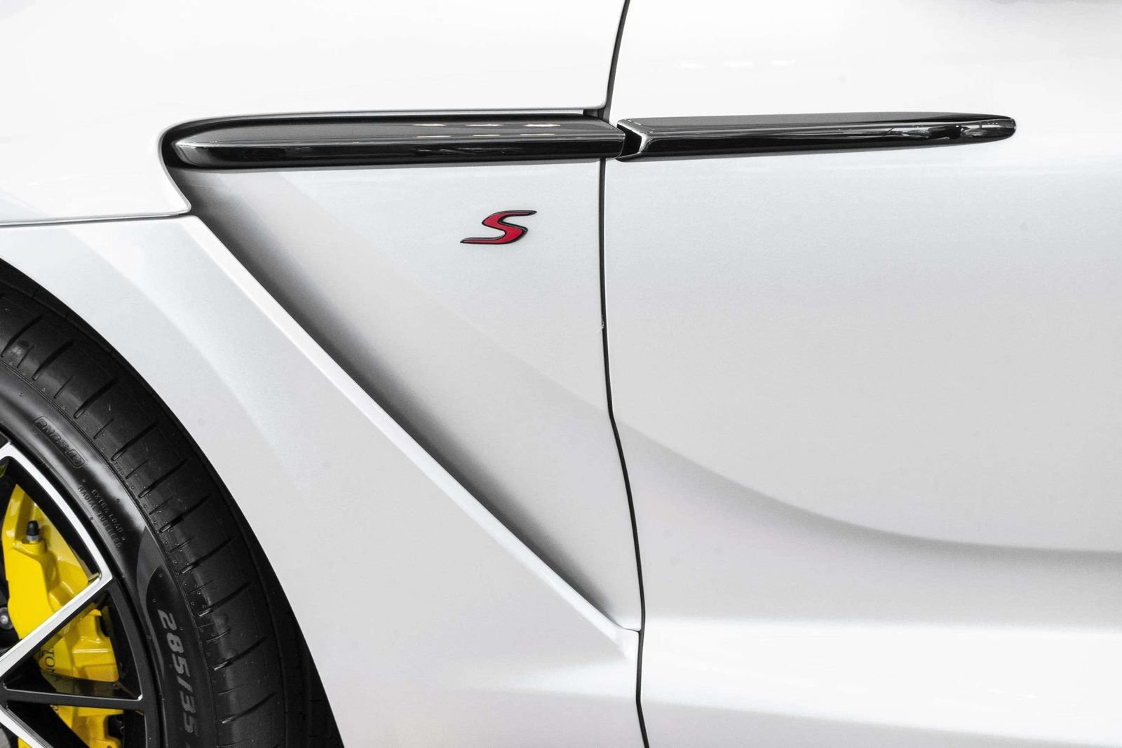 New 2026 Aston Martin DBX S AWD/4WD image 9