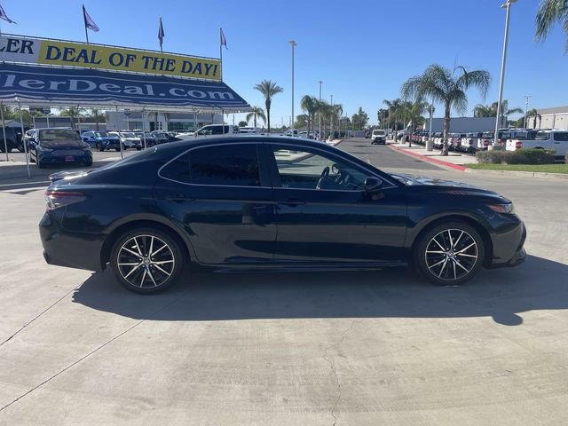 Used 2021 Toyota Camry SE image 9