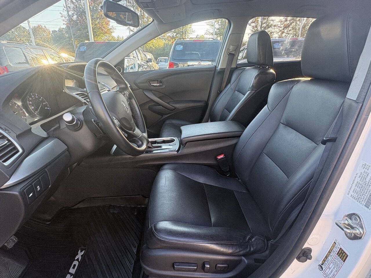 Used 2017 Acura RDX w/ Technology Package AWD/4WD image 12