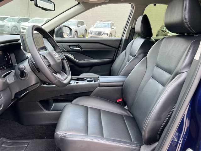 Used 2025 Nissan Rogue SL w/ Tech Package AWD/4WD image 4