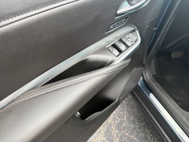 Used 2020 Cadillac XT4 Premium Luxury w/ Cold Weather Package FWD image 14
