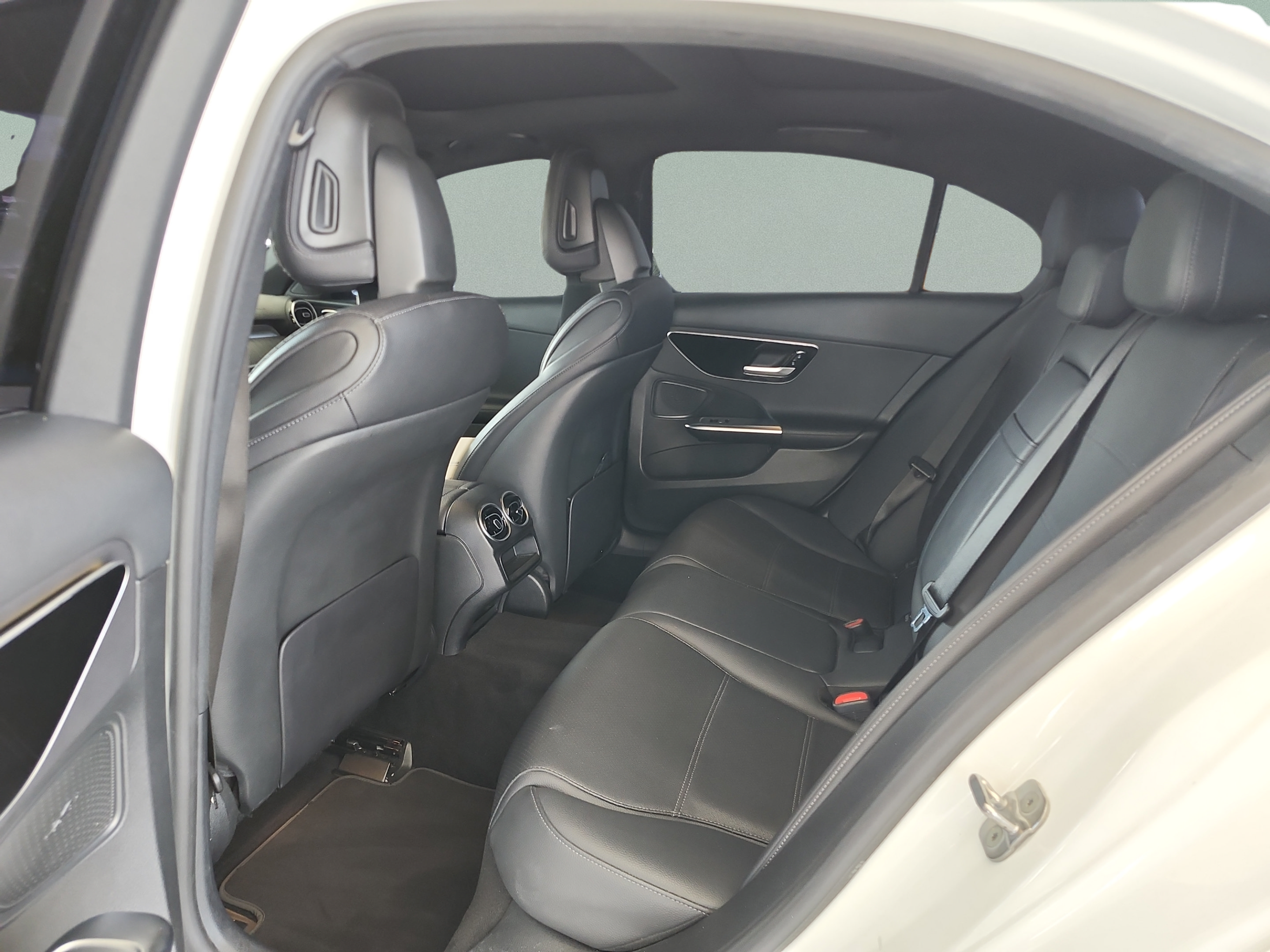Used 2024 Mercedes-Benz C 300 Sedan image 18