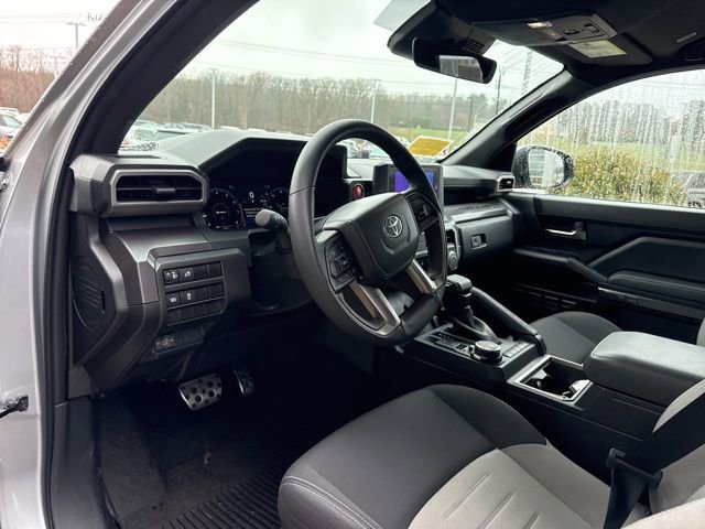 Used 2025 Toyota Tacoma TRD Sport AWD/4WD image 27
