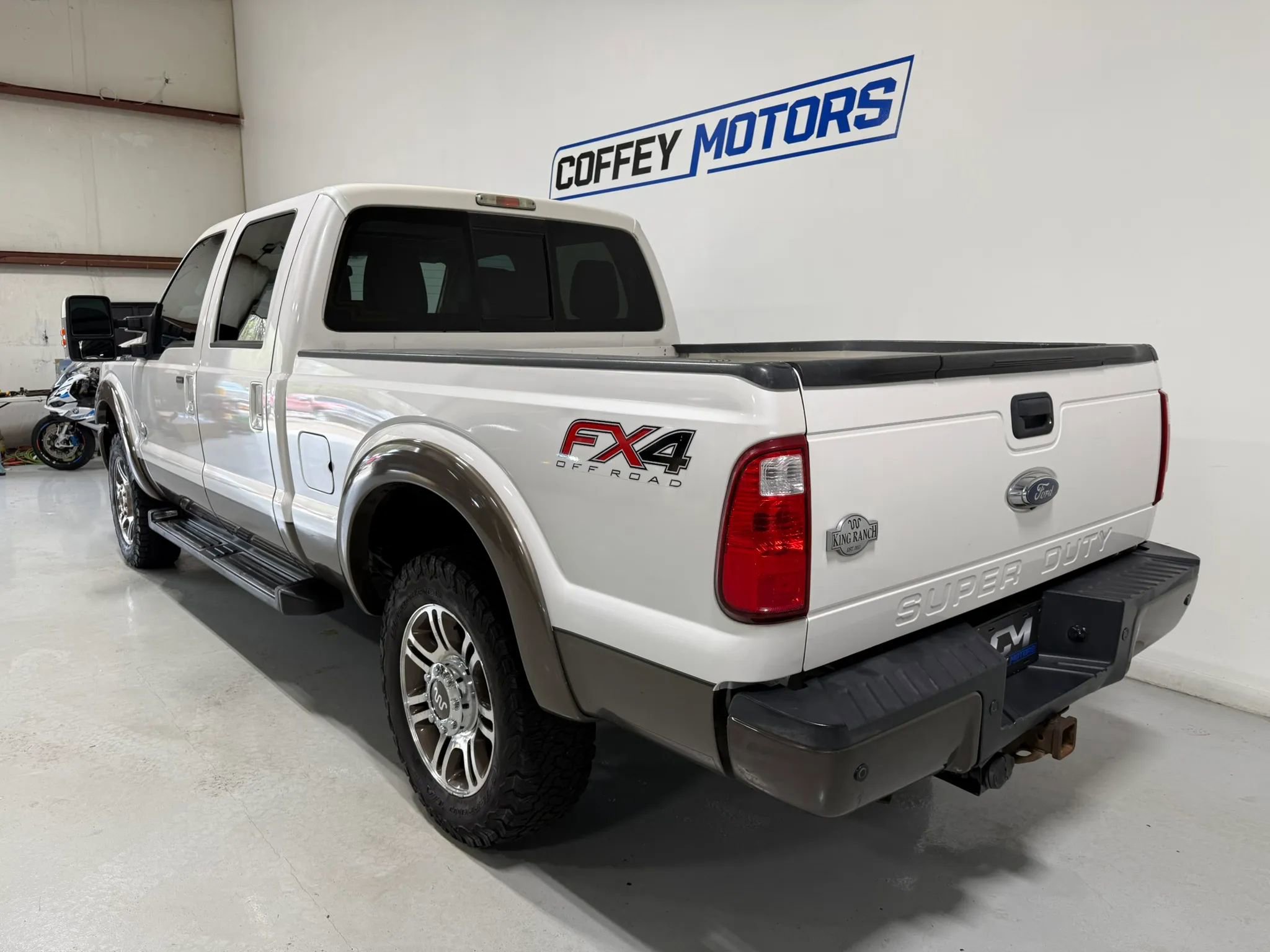 Used 2015 Ford F250 King Ranch w/ FX4 Off-Road Package AWD/4WD image 4