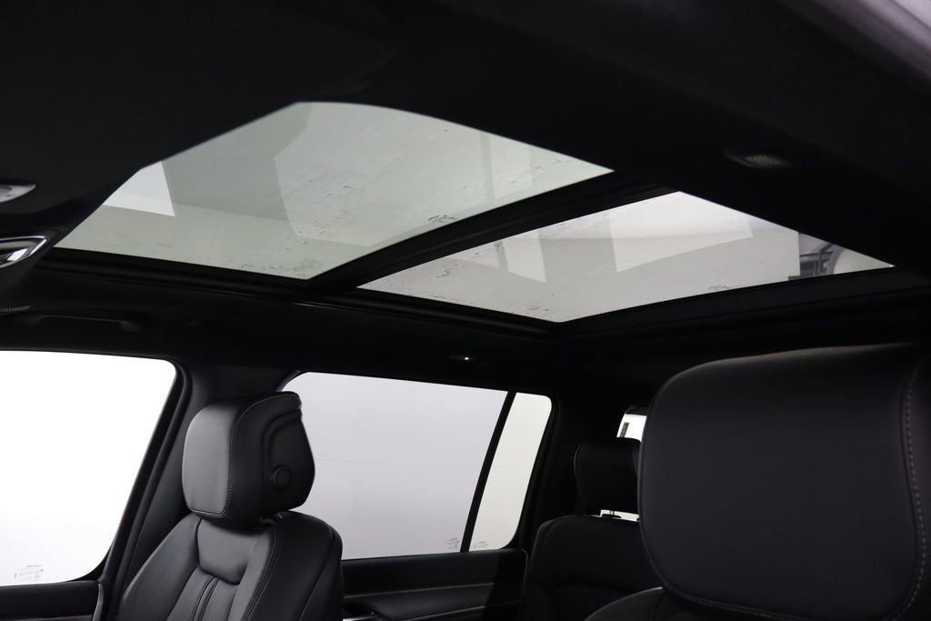 New 2026 Jeep Grand Wagoneer 4WD image 27