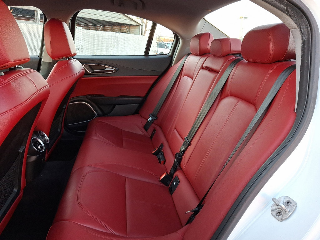 Used 2020 Alfa Romeo Giulia AWD image 20