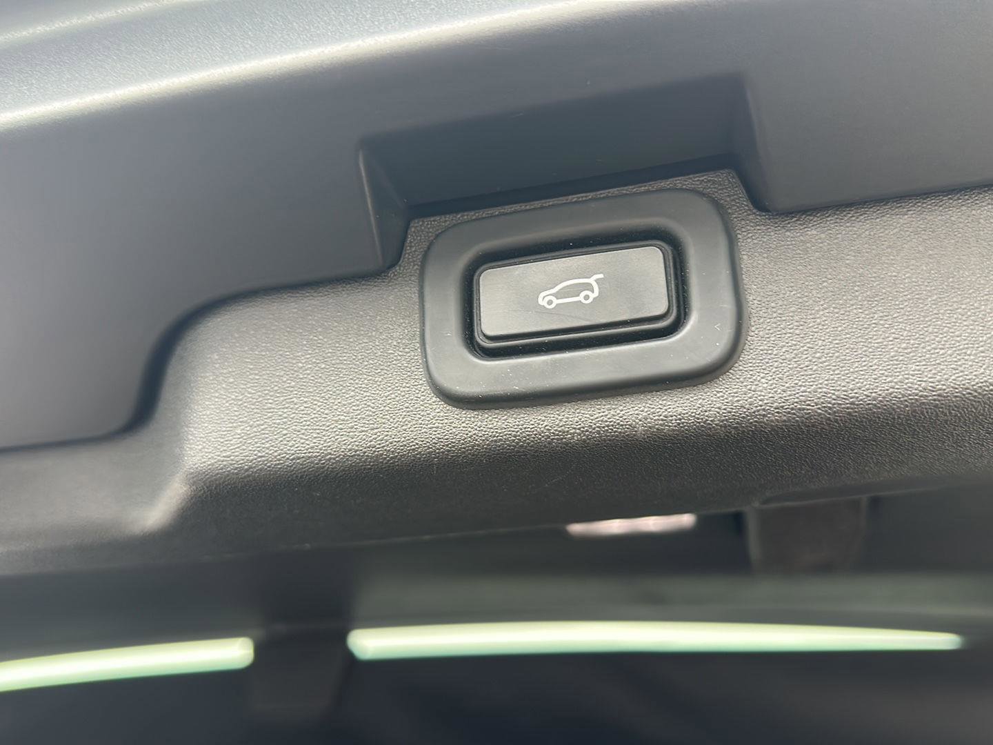 Used 2021 Land Rover Discovery HSE R-Dynamic image 17