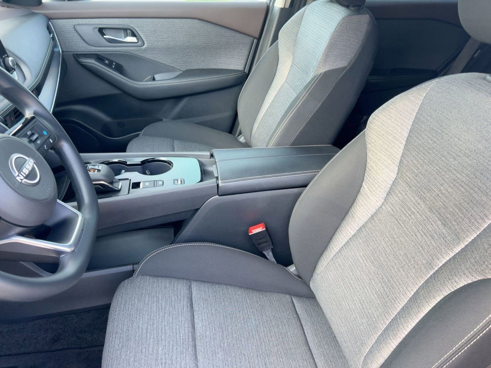 Used 2023 Nissan Rogue SV image 21