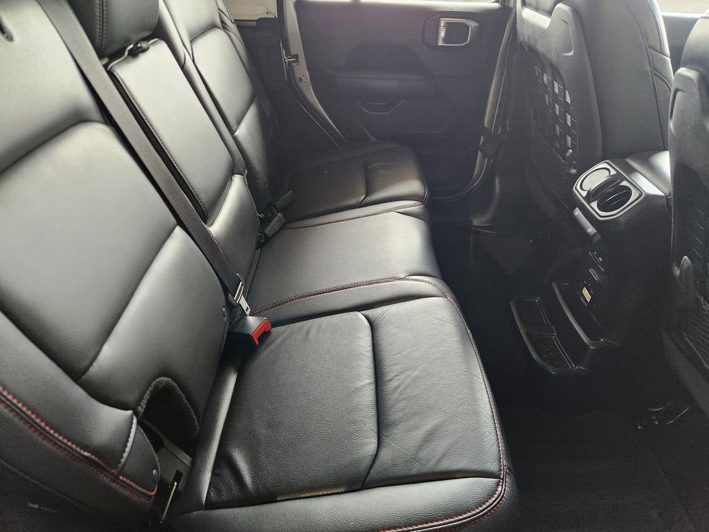 Used 2018 Jeep Wrangler Unlimited Rubicon AWD/4WD image 32