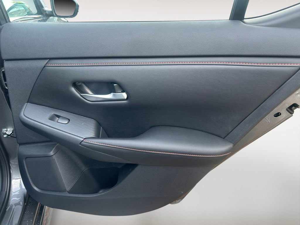 Certified 2025 Nissan Sentra SR w/ SR Premium Package image 30