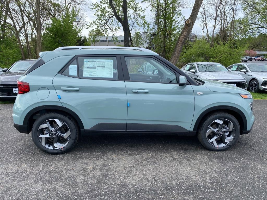 New 2026 Hyundai Venue SEL FWD image 2