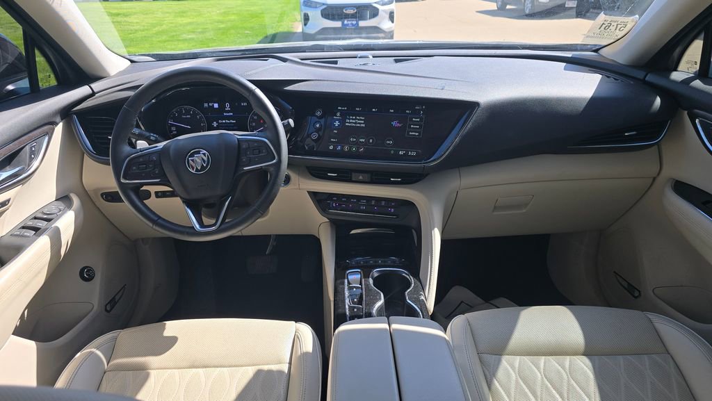 Used 2023 Buick Envision Avenir image 10
