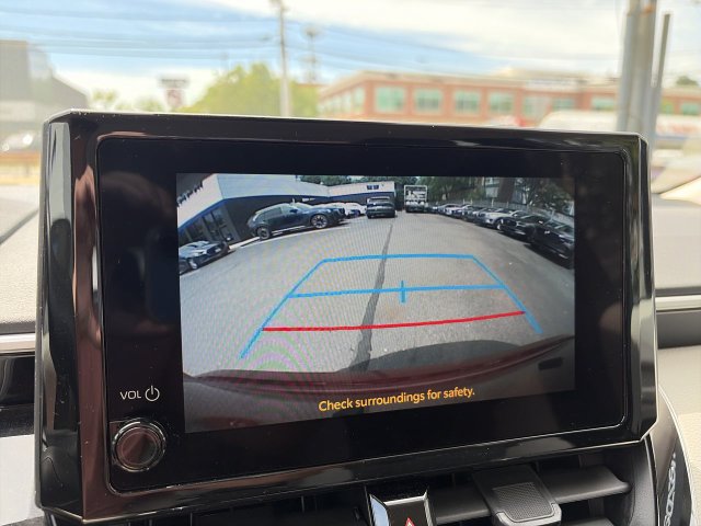 Used 2025 Toyota Corolla LE FWD image 17