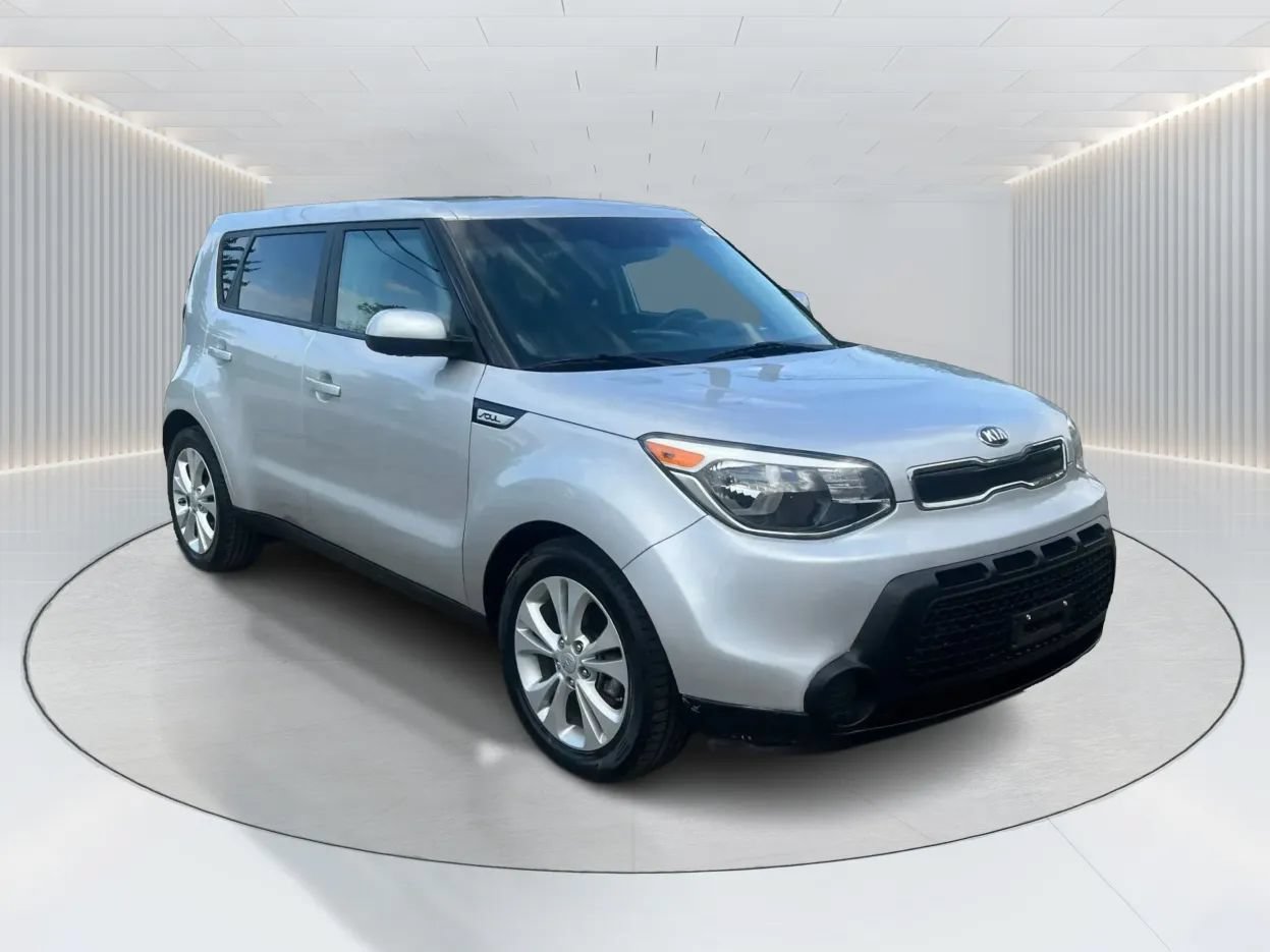 Used 2015 Kia Soul + FWD image 3