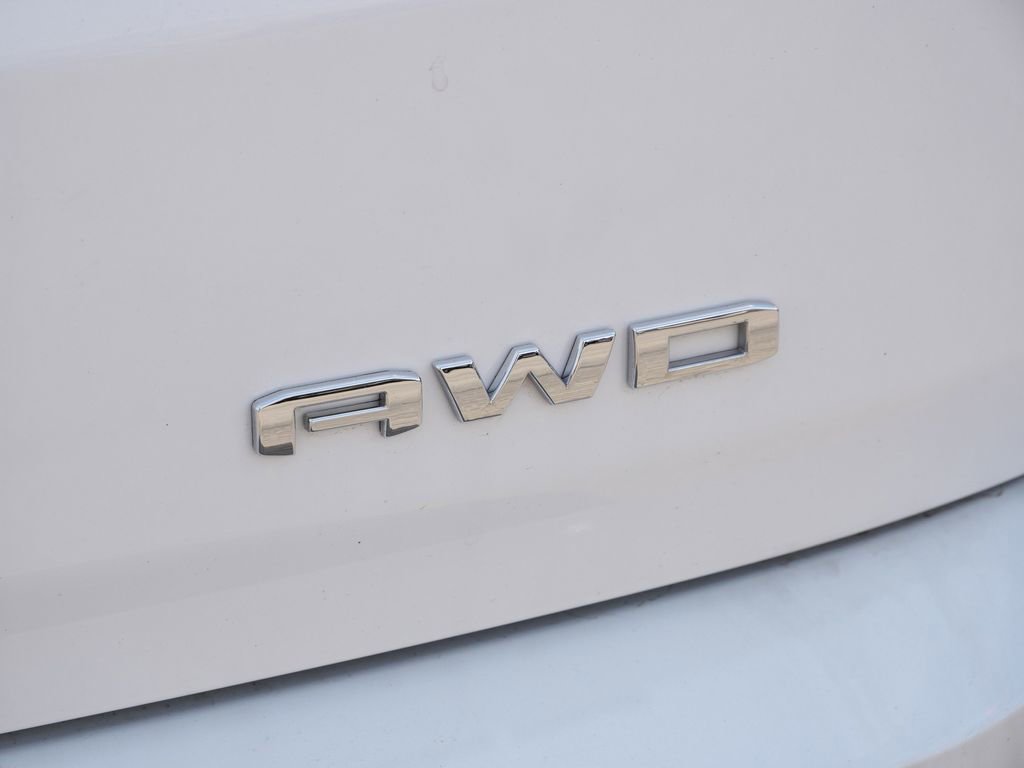 Used 2024 GMC Terrain SLT AWD/4WD image 11