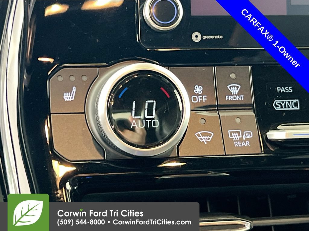 Used 2021 Toyota Highlander XSE AWD/4WD image 23