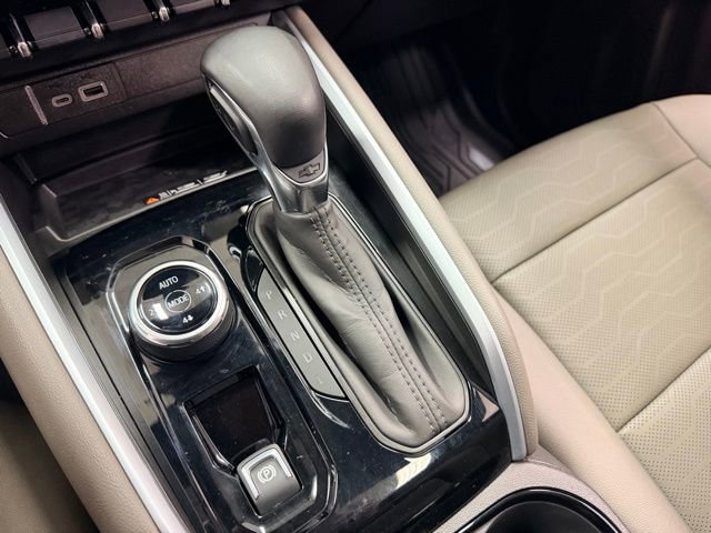 Certified 2025 Chevrolet Colorado ZR2 w/ Midnight Edition image 16