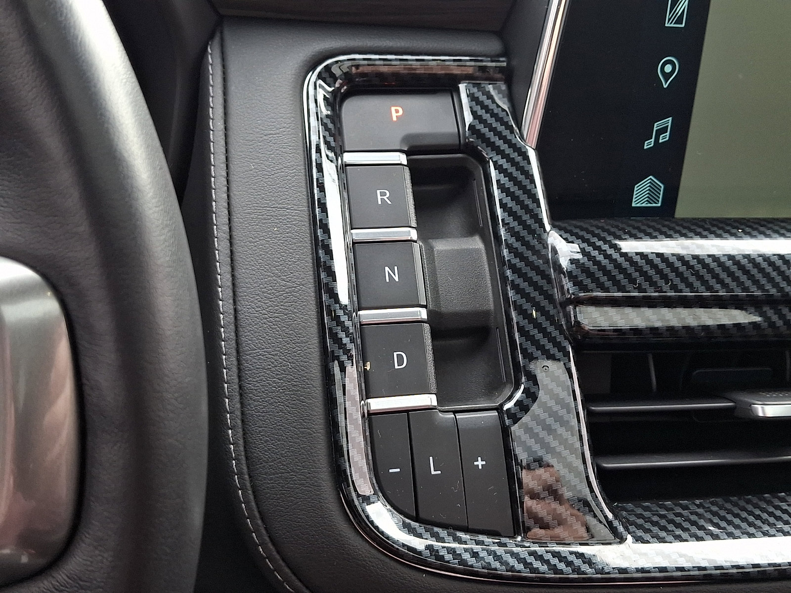 Certified 2022 Chevrolet Tahoe Z71 w/ Luxury Package image 16