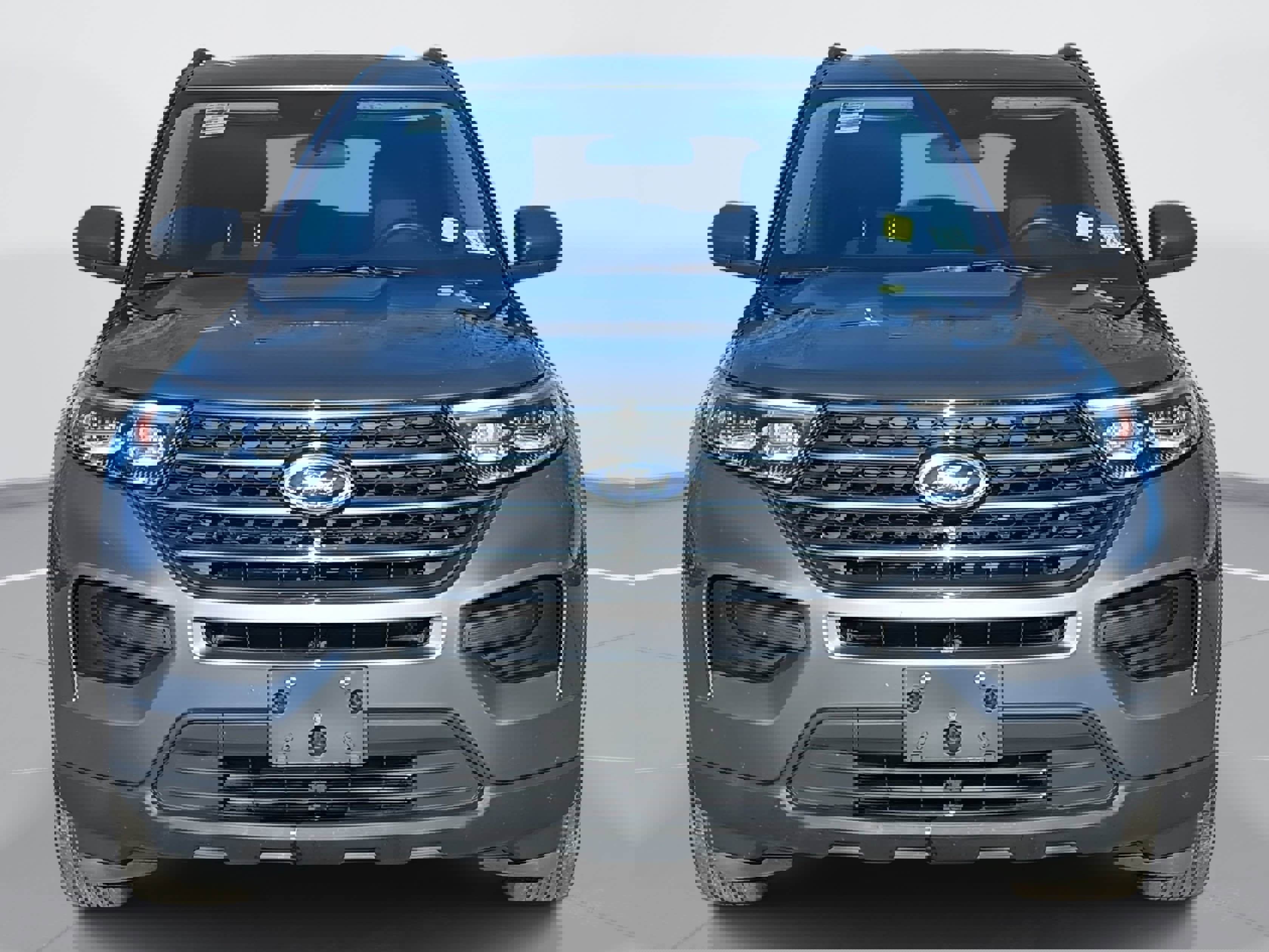 Used 2023 Ford Explorer XLT image 2