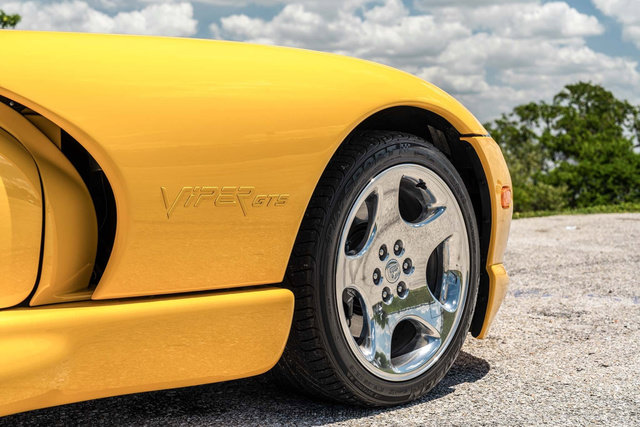 Used 2001 Dodge Viper GTS RWD image 56