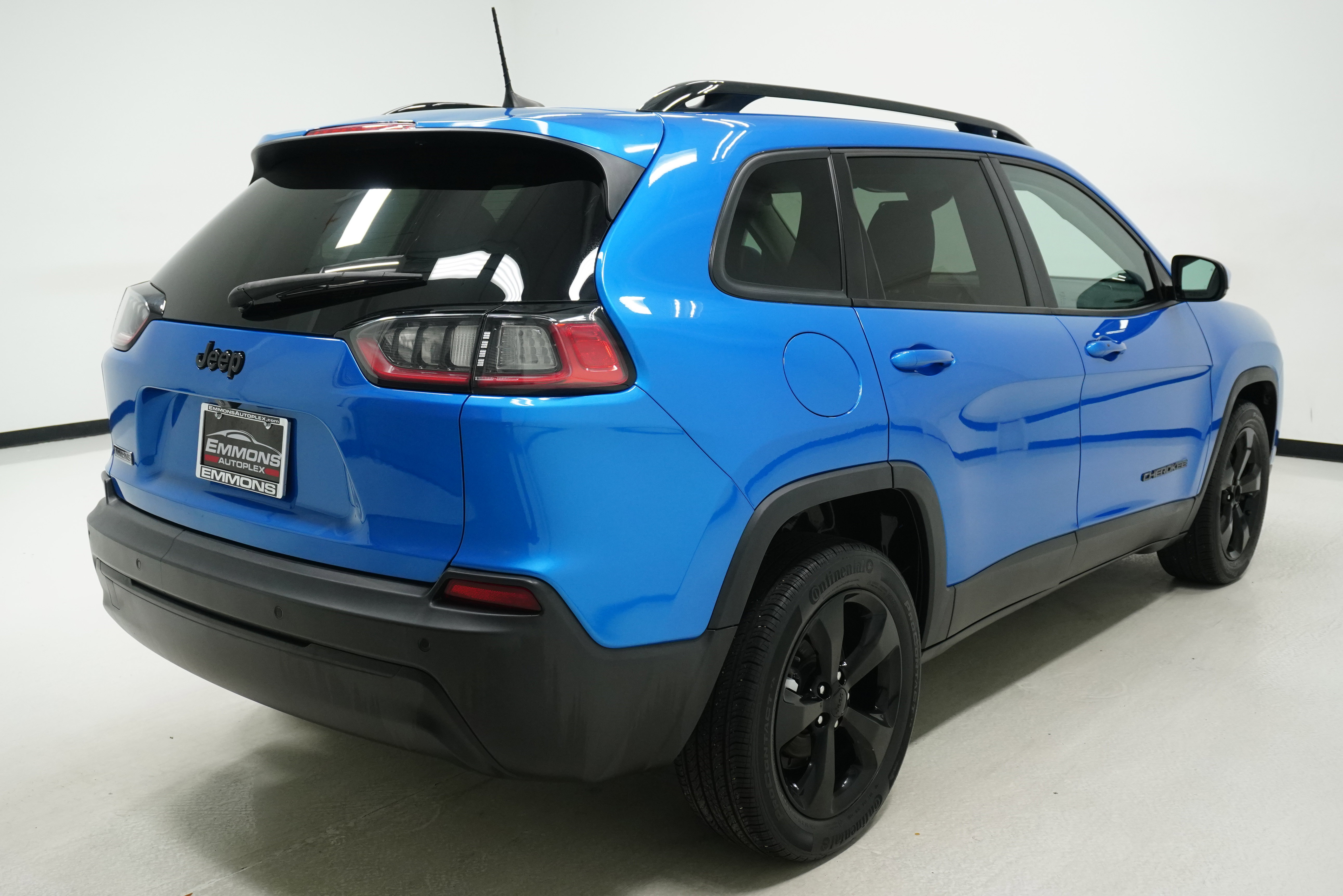 Used 2021 Jeep Cherokee Latitude Plus image 3