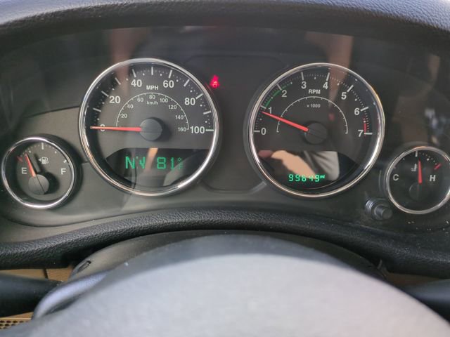 Used 2017 Jeep Wrangler Unlimited Sahara w/ Connectivity Group image 28