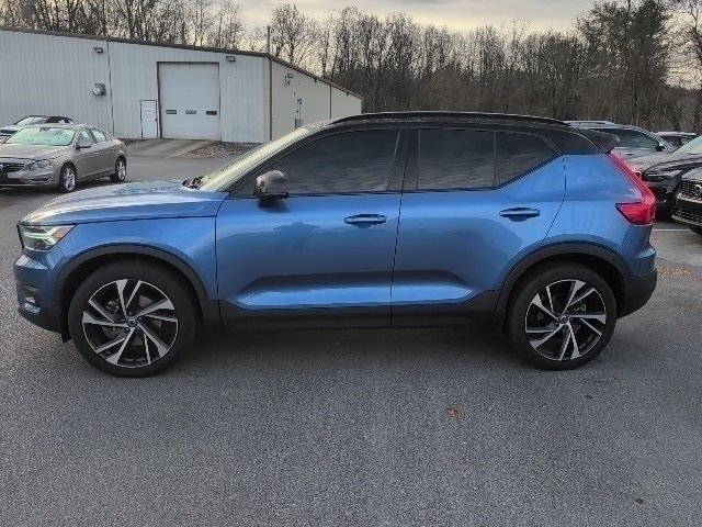 Used 2021 Volvo XC40 T5 R-Design w/ Climate Package image 5