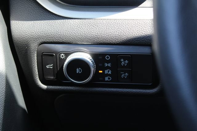 Used 2023 Ford Explorer XLT w/ Equipment Group 202A AWD/4WD image 21