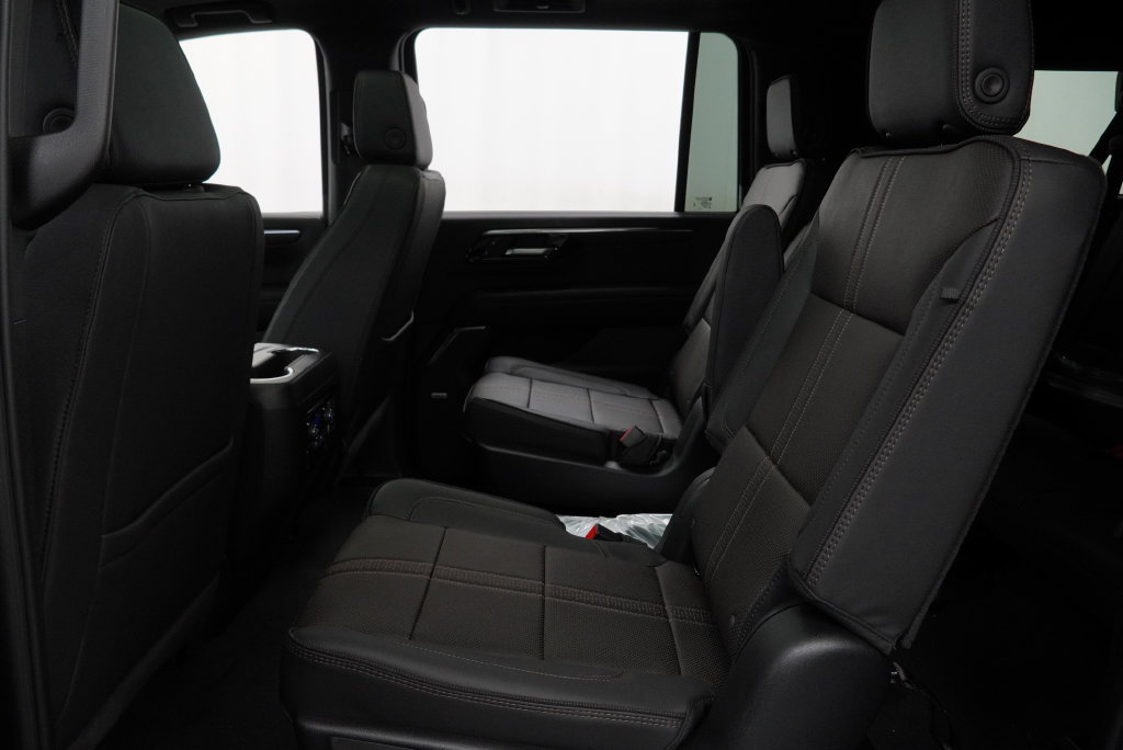 New 2026 Chevrolet Suburban High Country AWD/4WD image 11