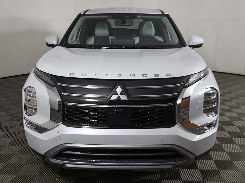New 2025 Mitsubishi Outlander SE image 13