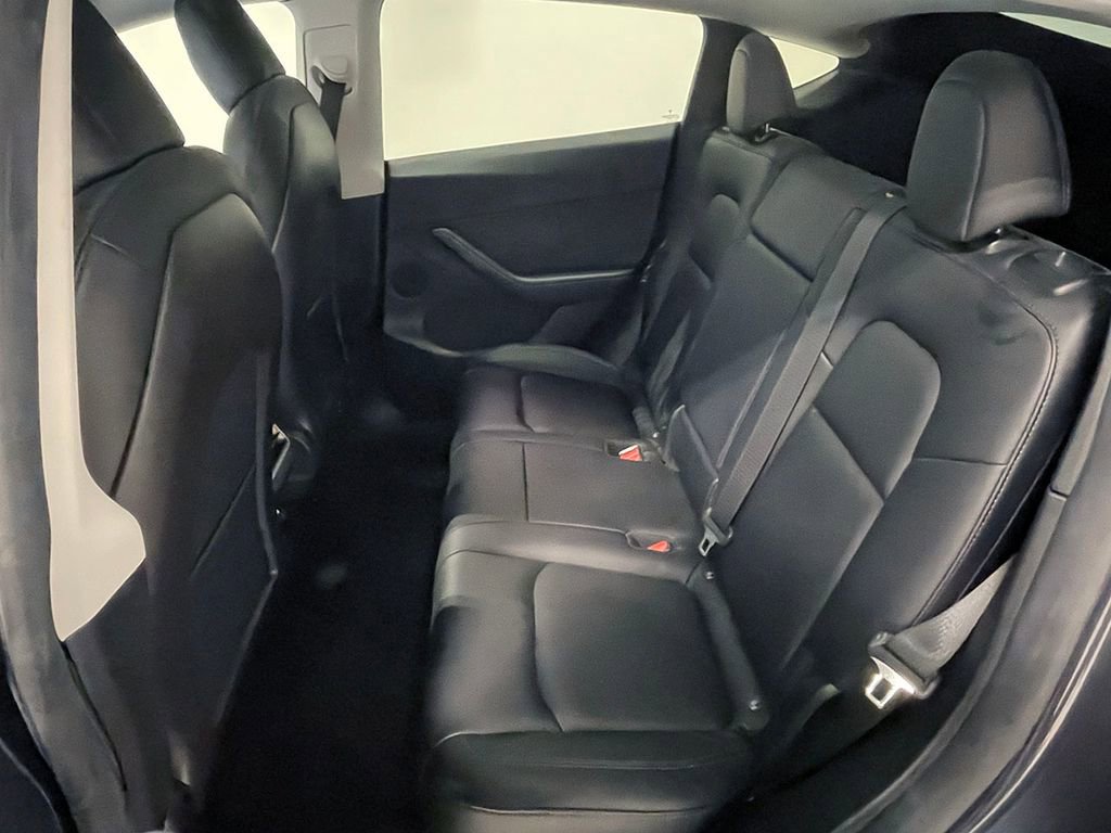 Used 2021 Tesla Model Y Long Range image 21
