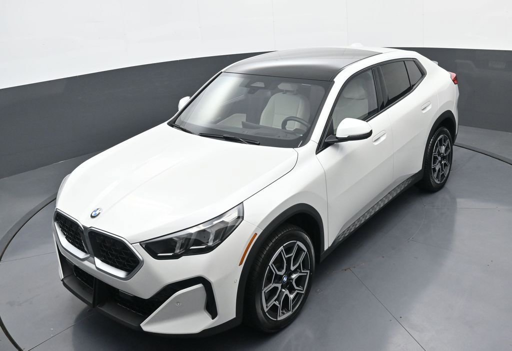 New 2026 BMW X2 xDrive28i w/ Technology Package AWD/4WD image 32