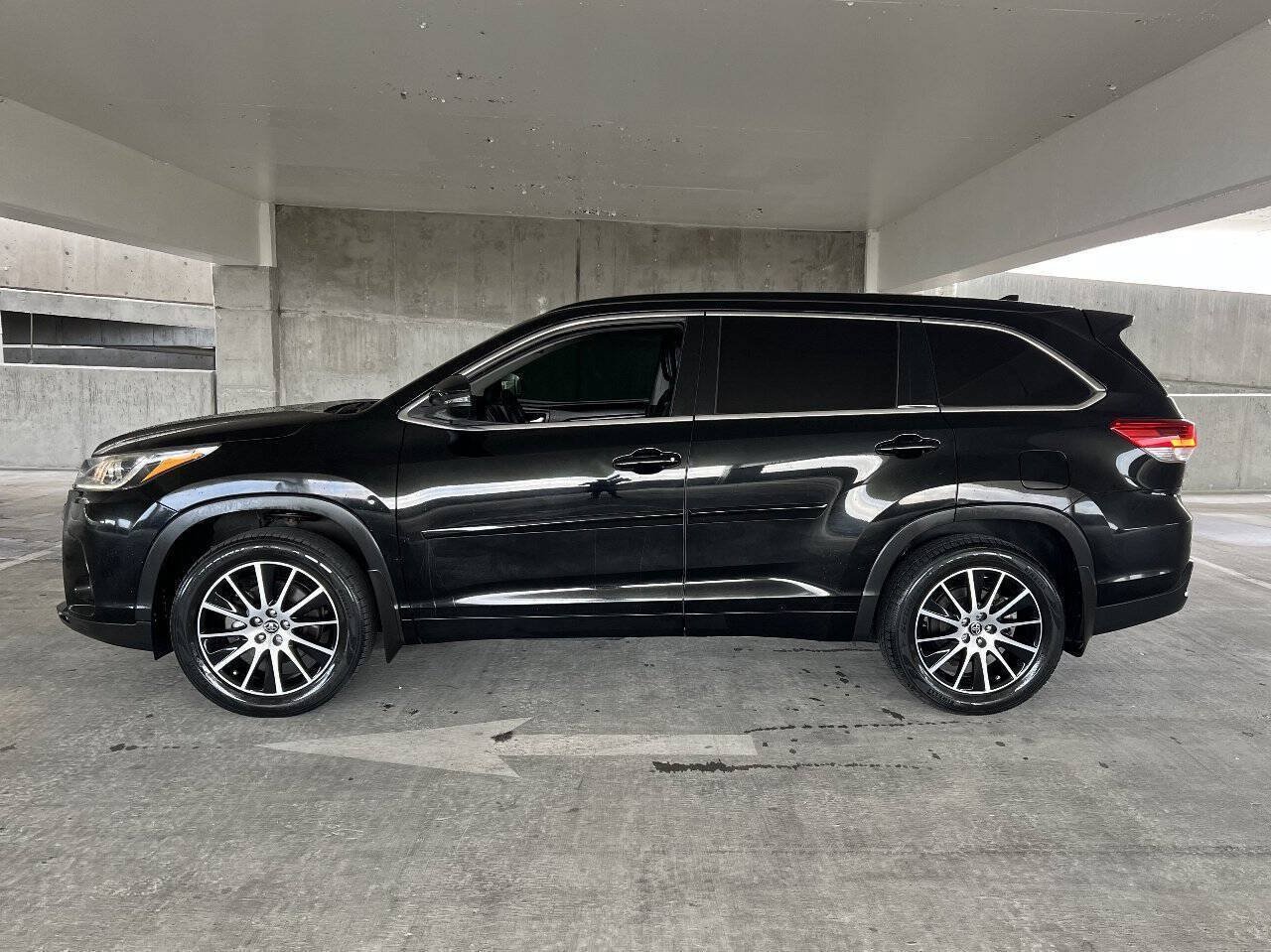 Used 2018 Toyota Highlander SE w/ Protection Package #3 AWD/4WD image 13