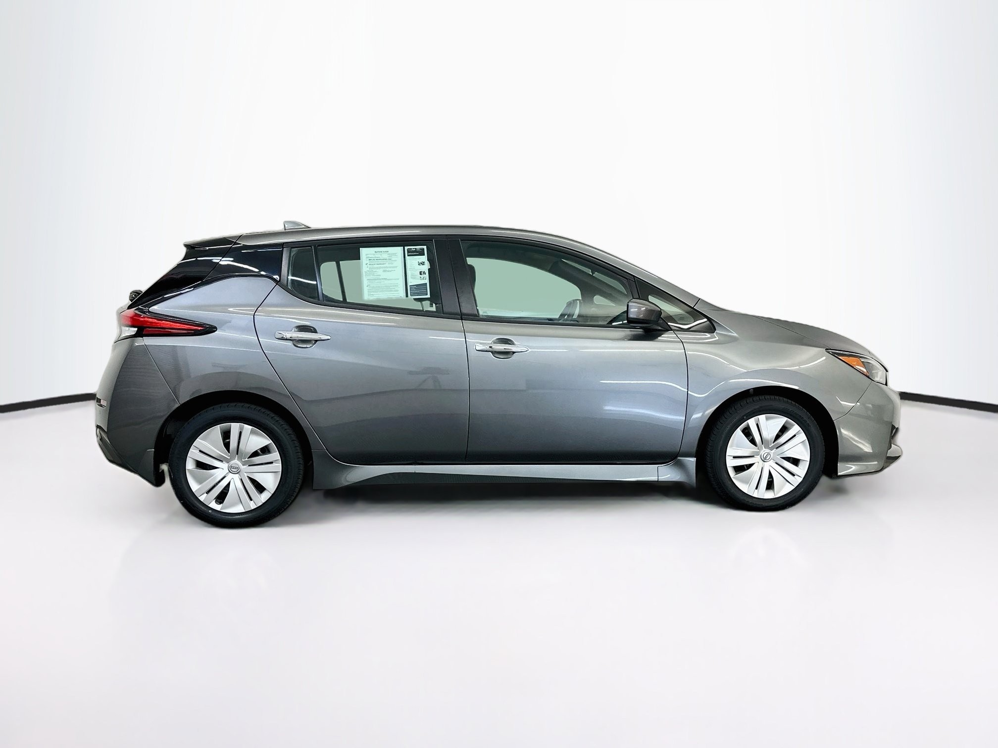 Used 2025 Nissan Leaf S FWD image 10