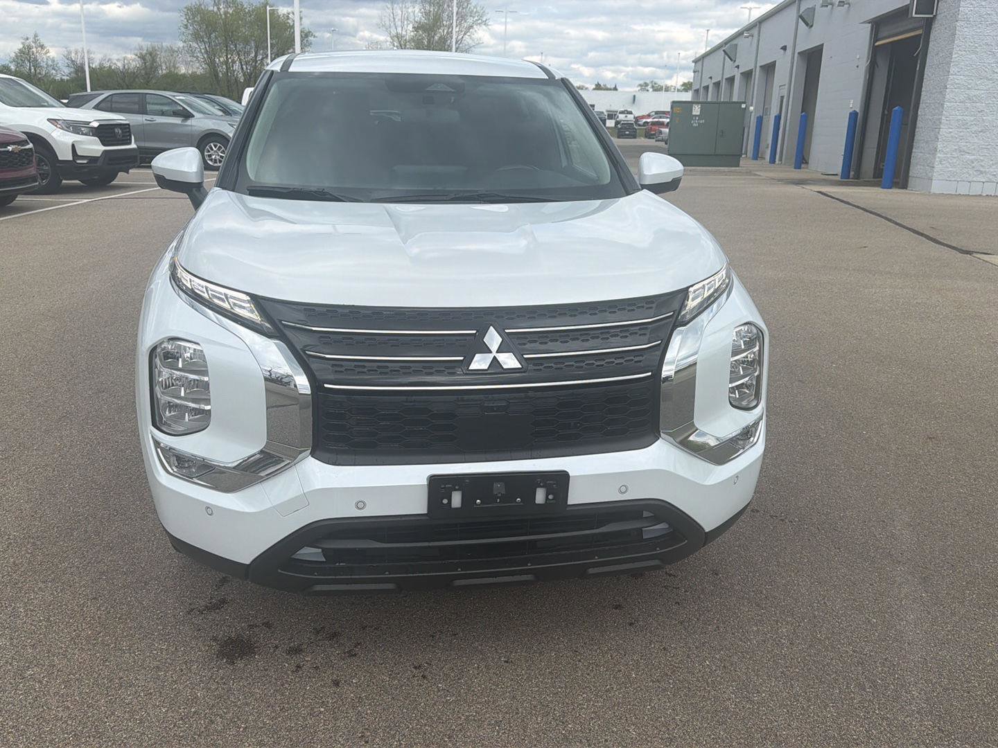 Used 2024 Mitsubishi Outlander SE FWD image 8