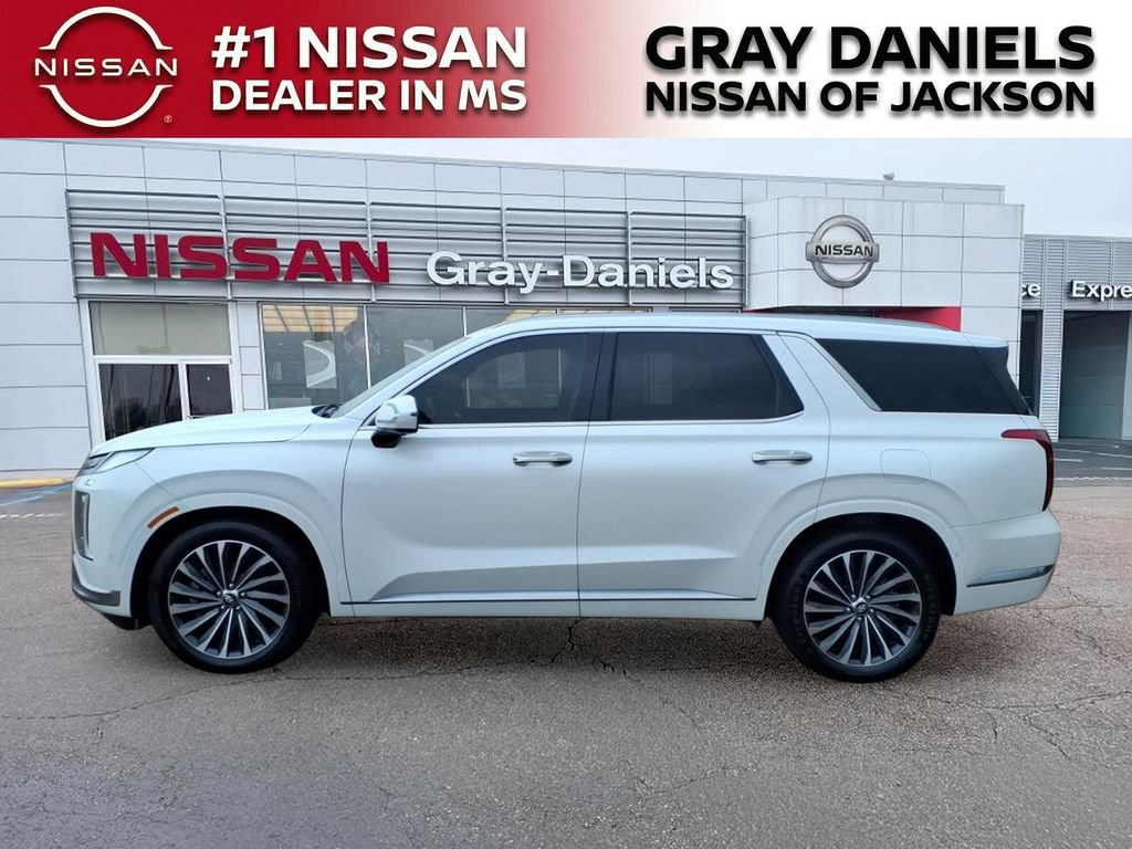 Used 2024 Hyundai Palisade Calligraphy FWD image 4