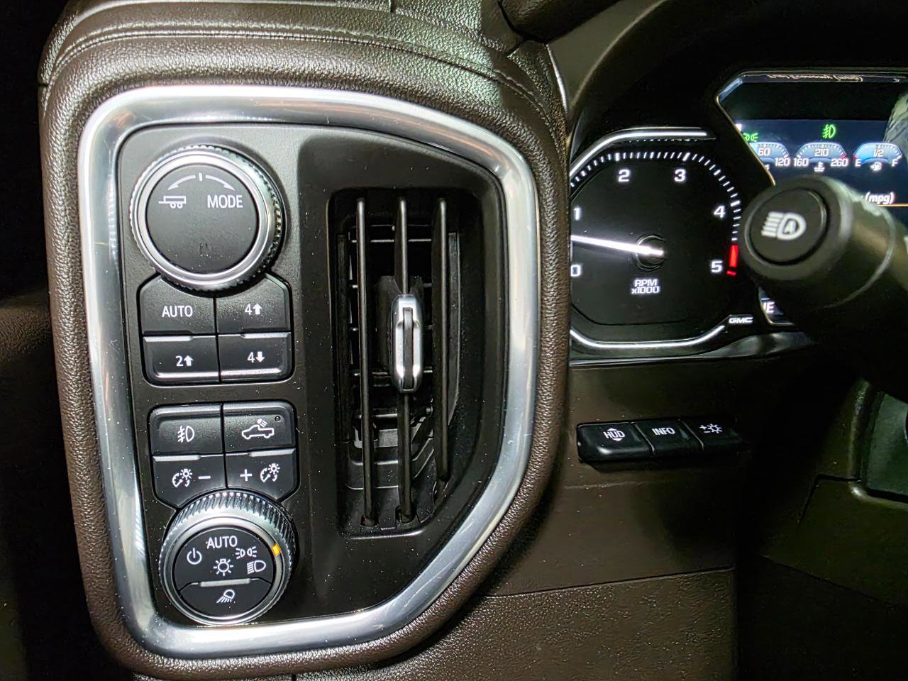 Used 2021 GMC Sierra 2500 Denali w/ Denali Black Diamond Edition image 43