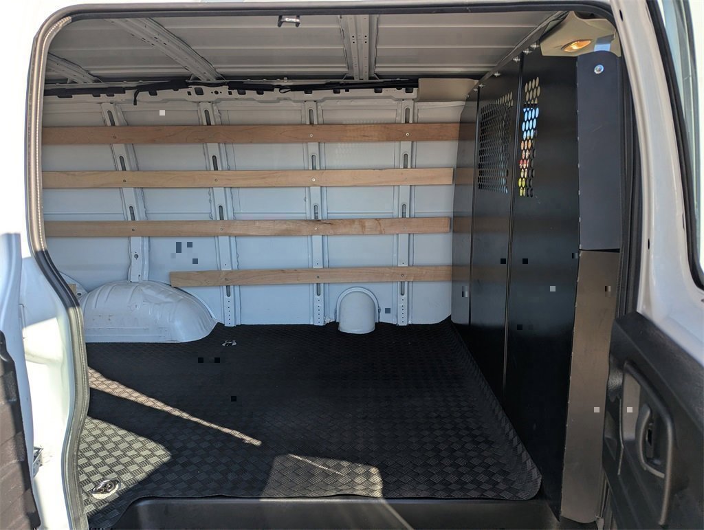 Used 2024 GMC Savana 2500 Work Van w/ Driver Convenience Package image 15