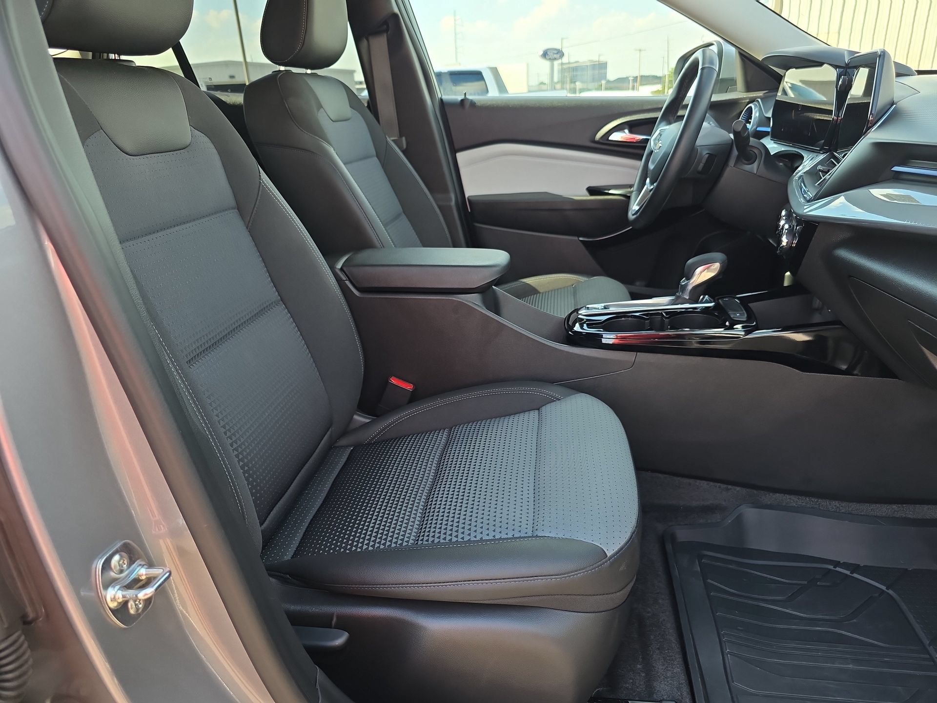 Used 2026 Chevrolet Trax LT w/ Driver Confidence Package FWD image 15