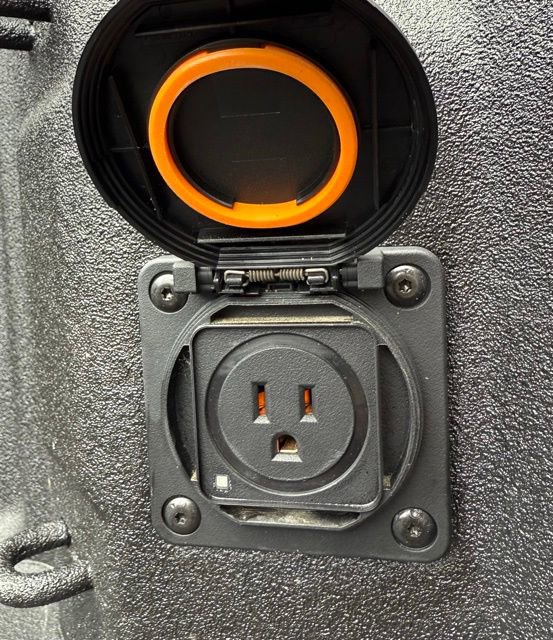 Used 2024 GMC Sierra 1500 Elevation image 12