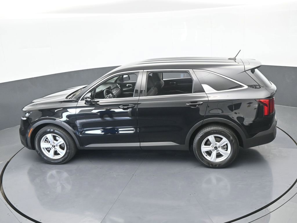 Used 2022 Kia Sorento LX image 46