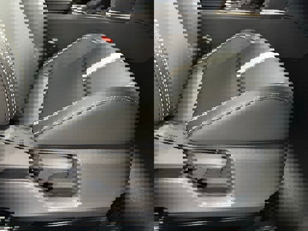 Used 2026 Toyota Camry SE image 59