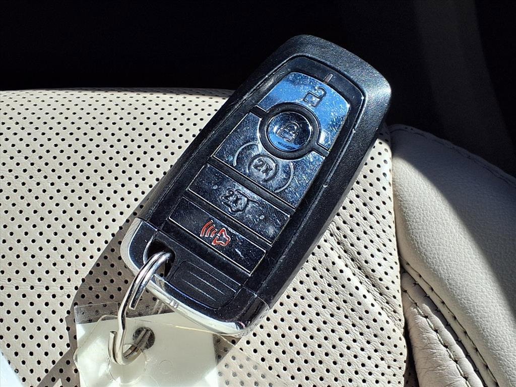 Used 2020 Lincoln Nautilus Reserve image 14